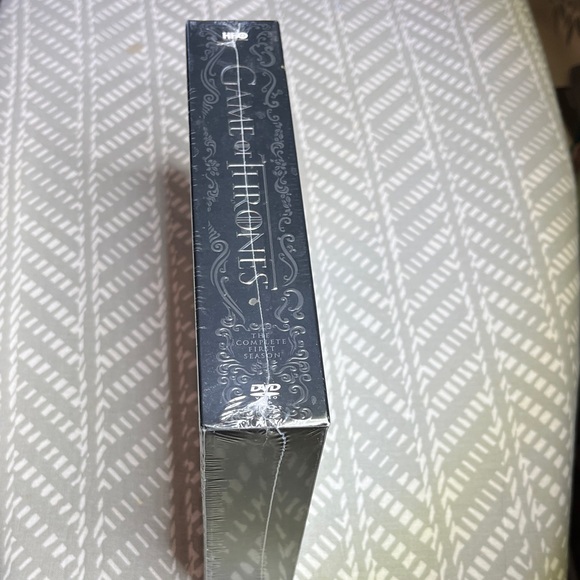 Game of Thrones: The Complete First Season DVD - Picture 2 of 2